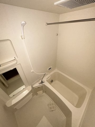 ライラックの浴室