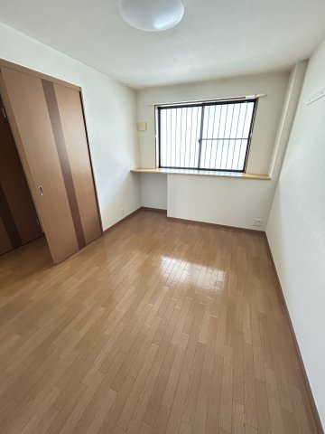 ライラックの洋室