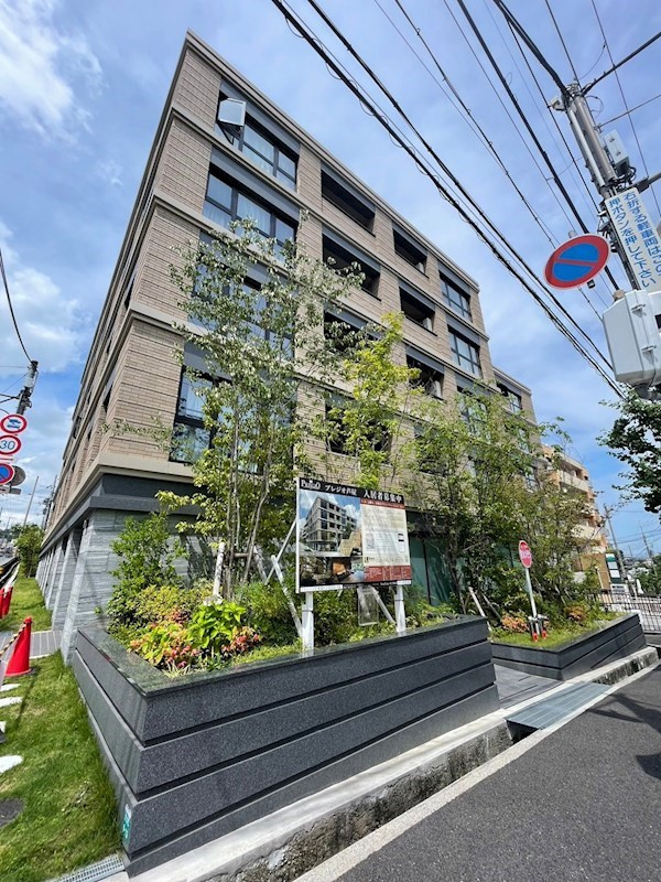 芦屋市朝日ケ丘町の賃貸マンションの外観