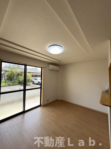 ルーエンハイム久具の居間・リビング