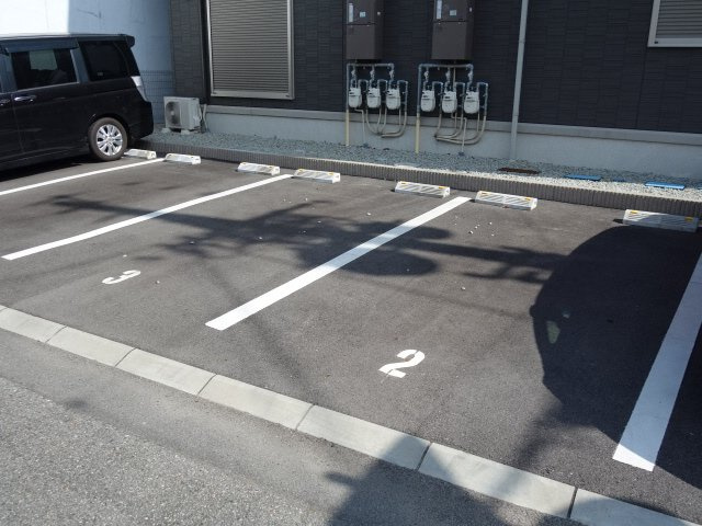 エスタ・ビエンの駐車場