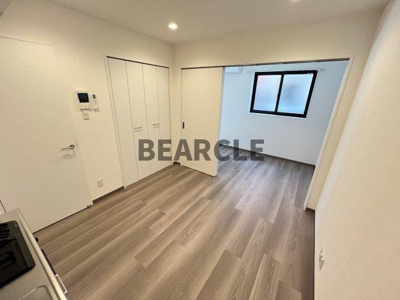 【居間・リビング】 | THE GARNET SUITE RESIDENCE 山科WEST | ゆったり過ごせるリビングです
