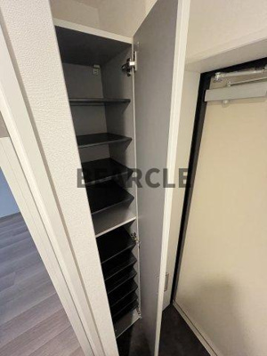 【収納】 | THE GARNET SUITE RESIDENCE 山科WEST | 十分な収納スペースがあります