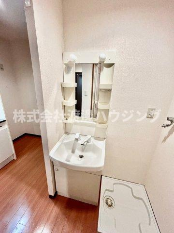 ROYALQUEENSPARK江坂の洗面所