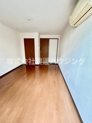 ROYALQUEENSPARK江坂の居間・リビング