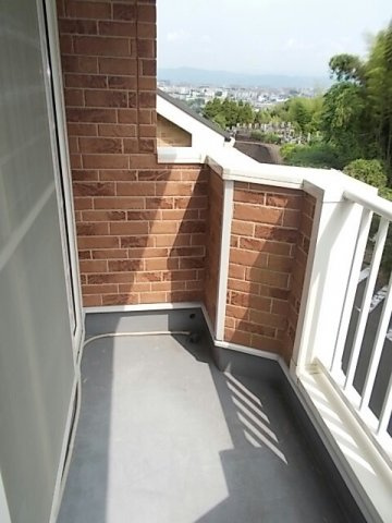 サンフラワーエミのバルコニー|バルコニーからの眺めを楽しみながら食事をしませんか