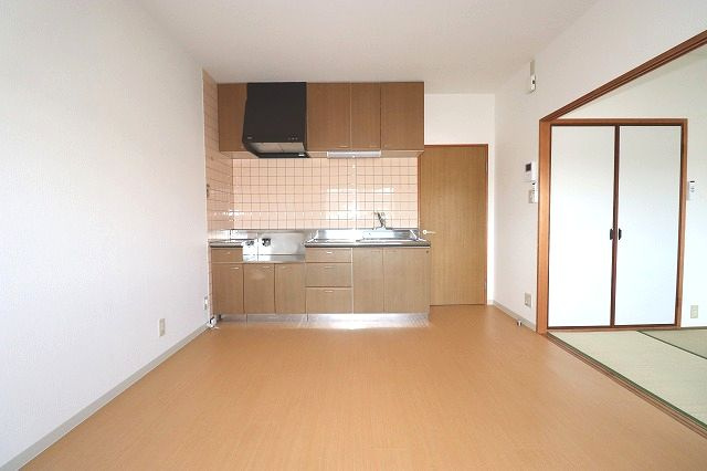 リーヴァかもべの居間・リビング|使いやすい居間です