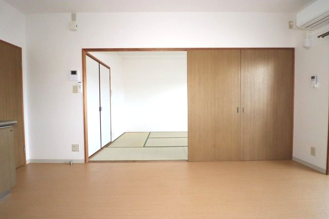 リーヴァかもべの居間・リビング|使いやすい居間です