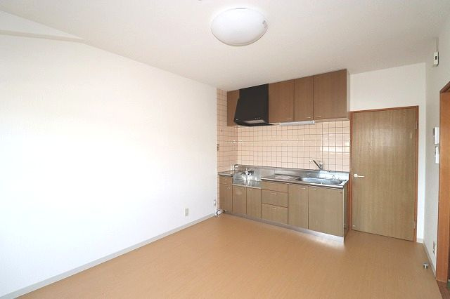 リーヴァかもべの居間・リビング|ゆったりとした居間です