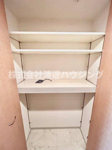 La Doueur江坂の収納|天井高シューズBOX