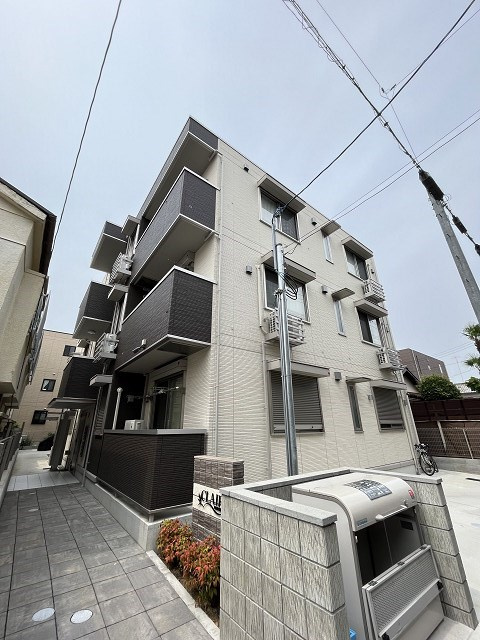 西宮市里中町２丁目のアパートの外観