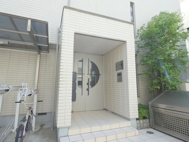 ミレヴァント上北沢のエントランス