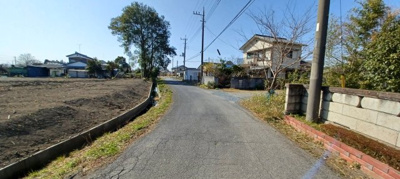 【前面道路含む現地写真】 | 熊谷市小曽根分譲地　780万　土地D