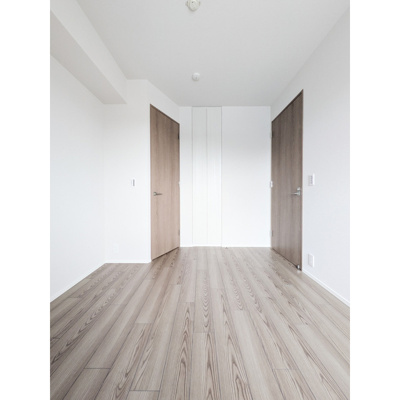 【洋室】 | コンフォリア・リヴ八坂富士見