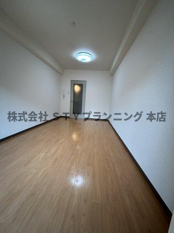 仲介手数料０円！ユング桜山の居間・リビング