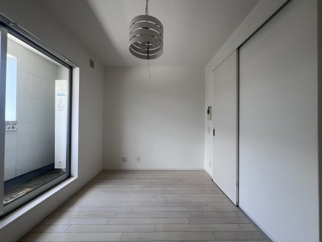 パロス須磨戸政町の居間・リビング