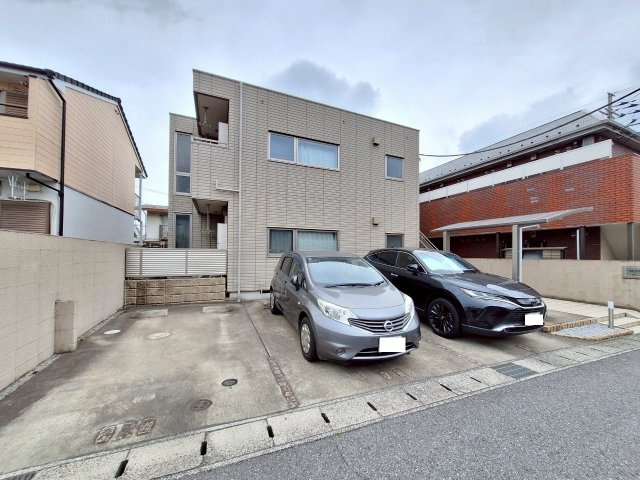 ＧＲＡＴＩＡＳの駐車場|駐車場完備です