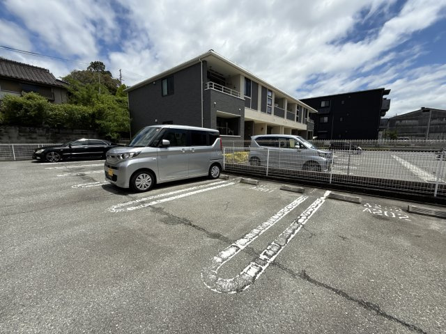 カーサ　プラシードⅡ番館の駐車場