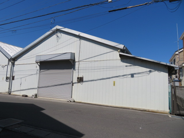 八潮市大字南川崎の倉庫