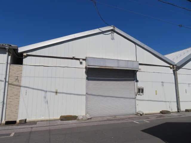 八潮市大字南川崎の倉庫