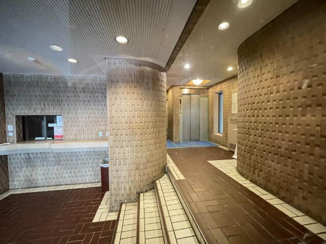 グランドメゾン三田のエントランス