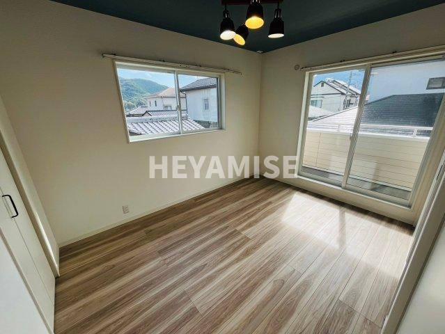 つつじヶ丘1丁目戸建の洋室