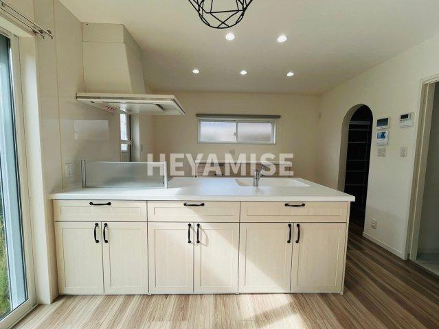 つつじヶ丘1丁目戸建の居間・リビング