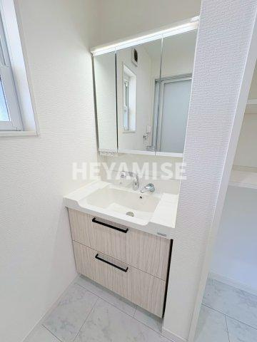つつじが丘1丁目戸建の独立洗面台