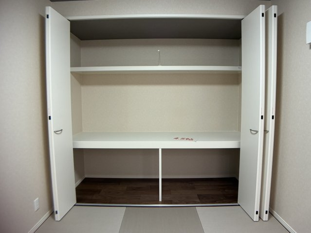 南区旭２丁目の収納