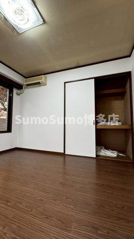 第2友広ビルの居間・リビング|ゆったりとしたリビングです