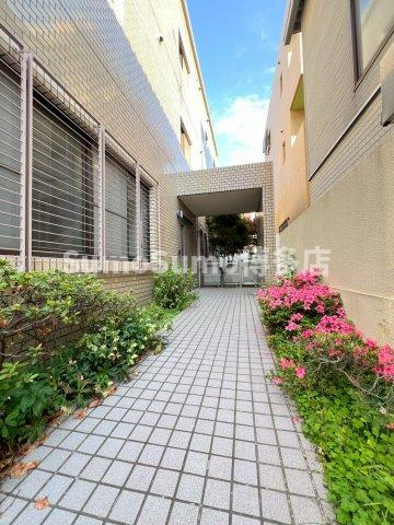 第2友広ビルのエントランス|ゆとりのあるエントランスです