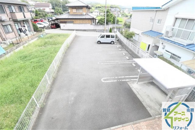 マロングレイスの駐車場