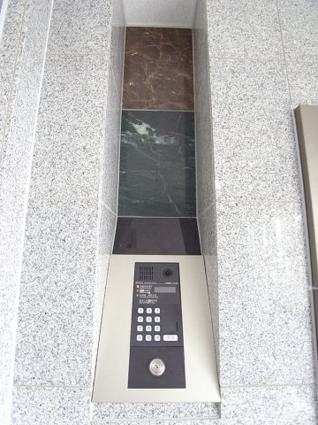 熊本市北区武蔵ケ丘９丁目の賃貸マンションのエントランス