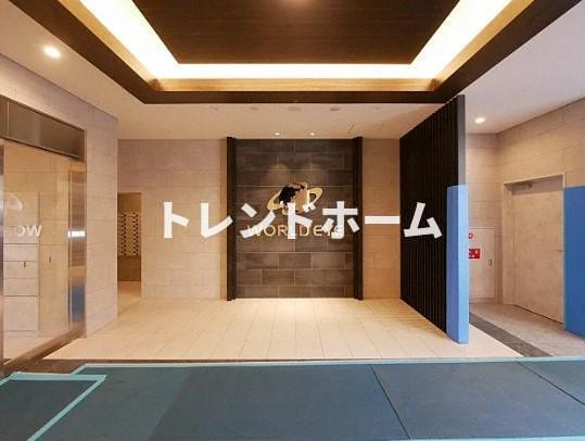 ワールドアイ難波南PORTAのエントランス|選べる家電プランあり！！