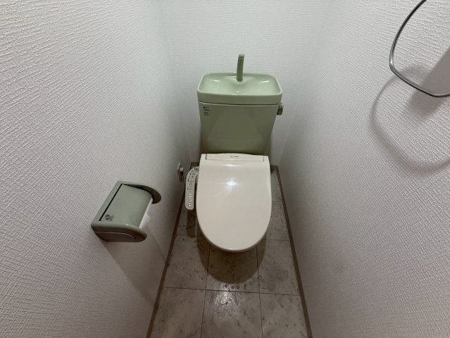 レジデア西本町のトイレ