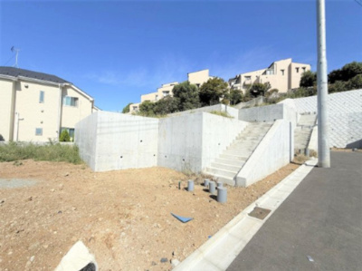 【外観】 | 【仲介手数料１９０万円が無料！！】 ■高台の南傾斜地につき陽当り良好■お好きなハウスメーカーで建築可 | 【お得な諸費用サービスキャンペーン中！！】
■詳細は「物件概要」の「諸費用」欄をご確認下さい！
■東南側に道路、高台で西南側傾斜地のため、陽当り、眺望がとても良好！
■お好きなハウスメーカー建築可！