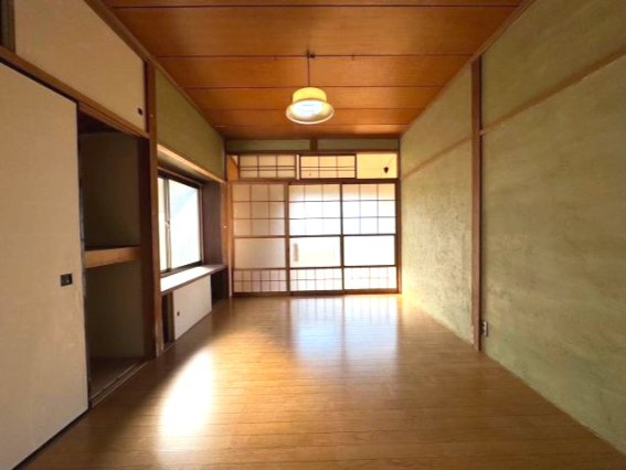 川内５丁目戸建の居間・リビング|こちらの居間で趣味の時間をお楽しみください