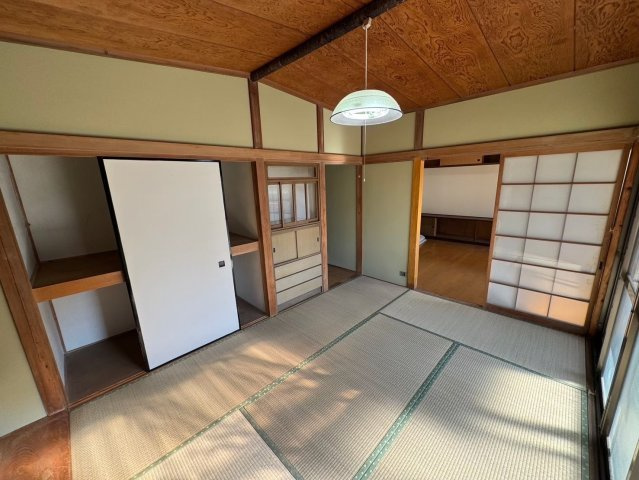 川内５丁目戸建の収納|押入れが付いています