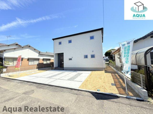 リーブルガーデン高松市寺井町第三の前面道路含む現地写真|きれいな外観です