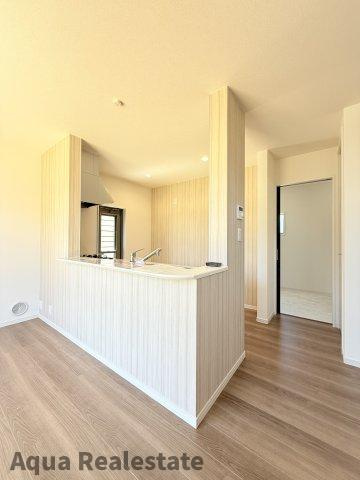 リーブルガーデン高松市寺井町第三の居間・リビング|居間です