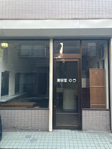 大島店舗のエントランス