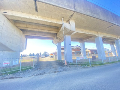 【前面道路含む現地写真】 | 敷地約1000㎡(約300坪)弊社限定物件