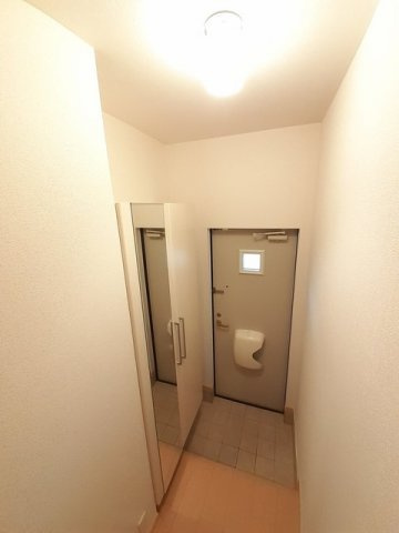 ア・レーズＴの玄関