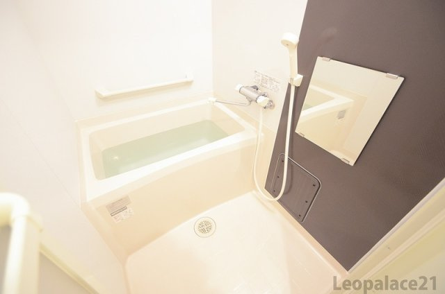 クレイノいずえの浴室|備品や設備仕様は号室等により異なります現地をご確認下さい。