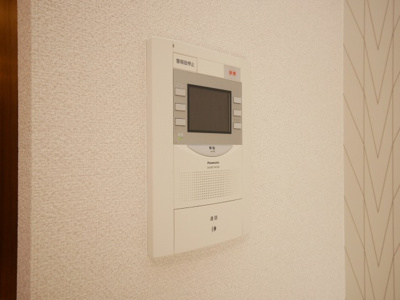 【セキュリティ】 | プレサンス大阪天満リバーシア | モニター付きインターホンです