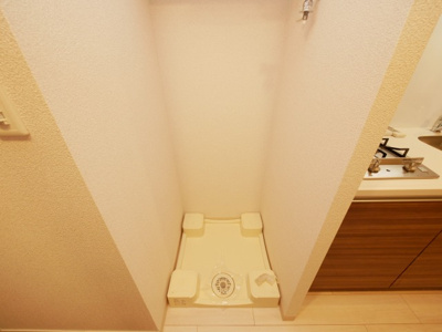 【設備】 | プレサンス大阪天満リバーシア | 洗濯機置き場です