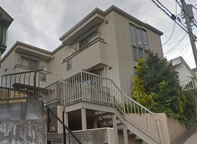 リバーヒルズの外観|閑静な住宅地に佇む重厚な外観