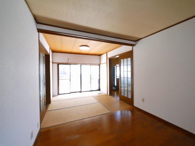 生駒市北新町 戸建の居間・リビング