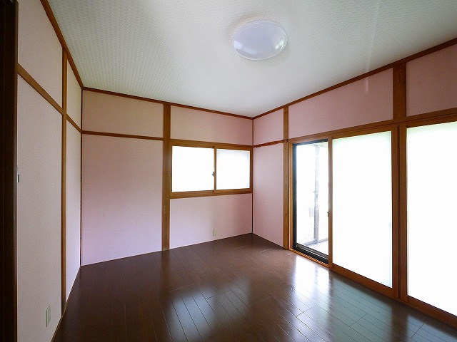 生駒市北新町 戸建の洋室