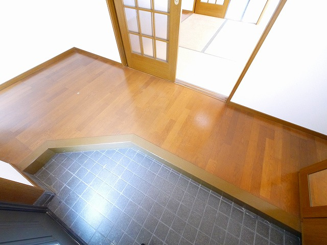 生駒市北新町 戸建の玄関